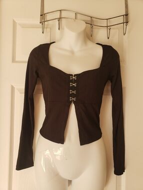 Women’s Black Long-Sleeve Hook-Front Top Size Small